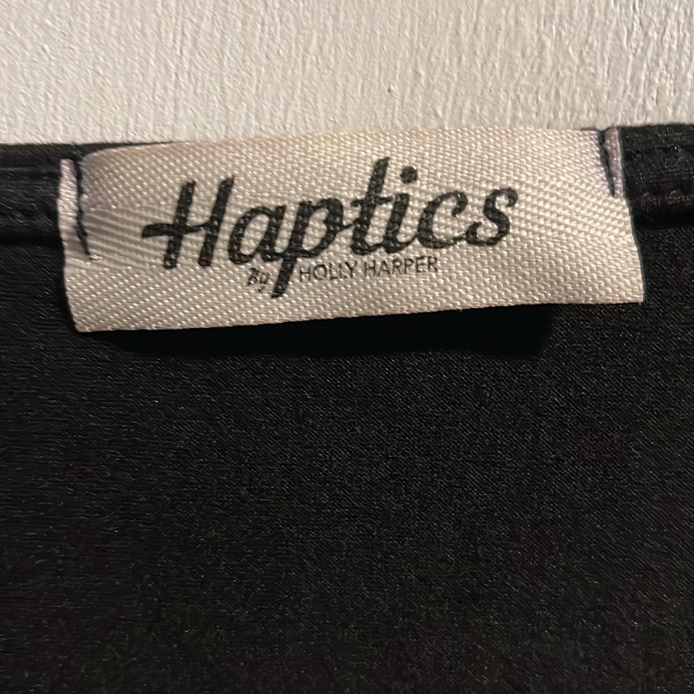 Haptics Holly happer Black and Tan‎ Asymmetrical Tank Top - Picture 2 of 4